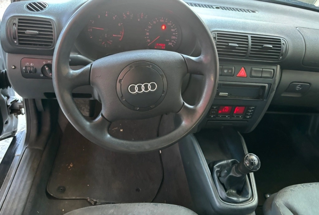 Audi A3 1.6i снимка 8