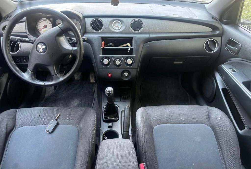 Mitsubishi Outlander 2.0i снимка 7