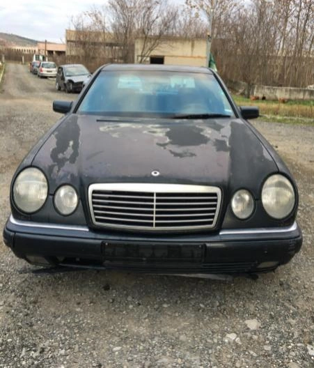 Mercedes-Benz E 200 E200i