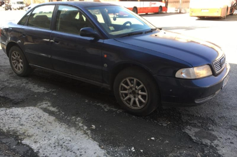Audi A4 1.8i снимка 2