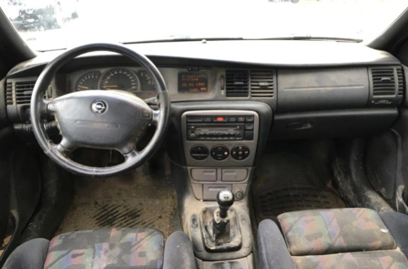 Opel Vectra 1.8i снимка 8