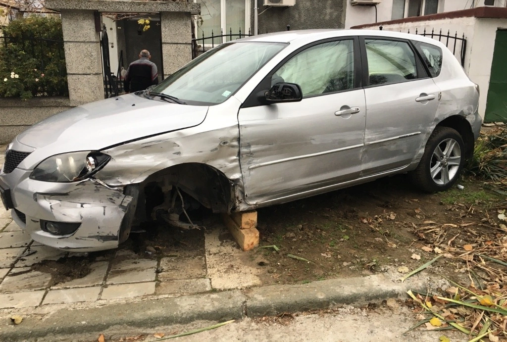 Mazda 3 1.6 HDi снимка 2