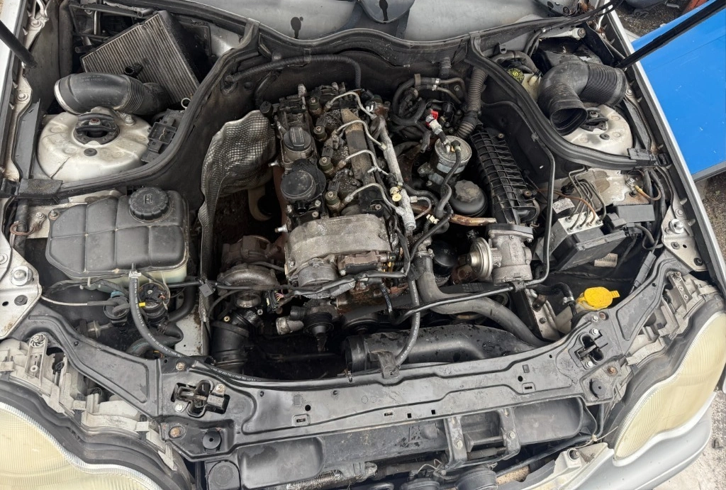 Mercedes-Benz C 220 2,2 снимка 2