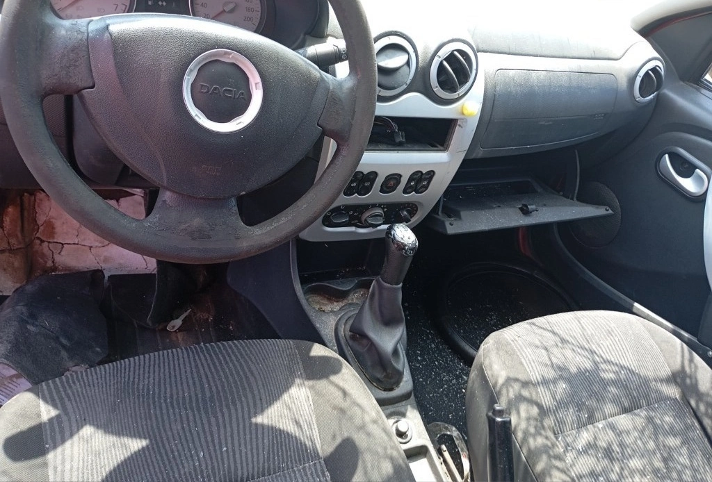 Dacia Sandero 1.6 снимка 2