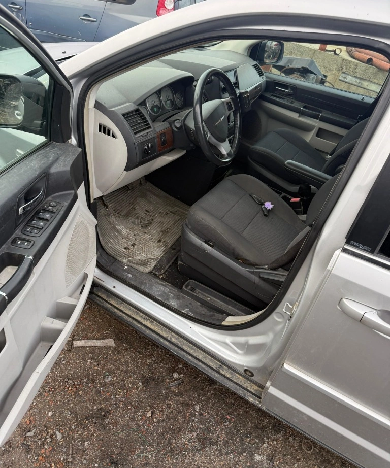 Chrysler Voyager 2.8 снимка 2