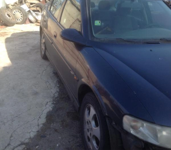 Opel Vectra 2.0I16V снимка 3