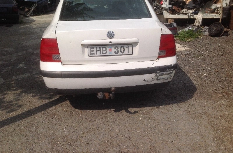 VW Passat 1.6i снимка 4