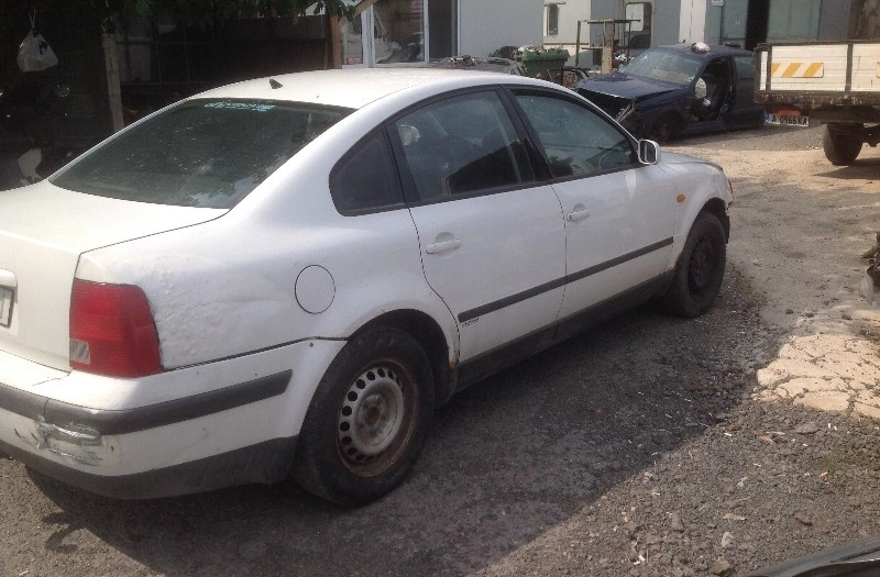 VW Passat 1.6i снимка 2