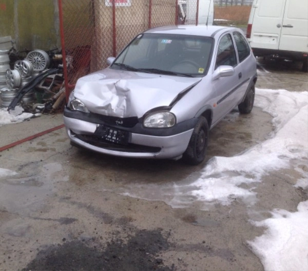 Opel Corsa 1.2I 16V снимка 2