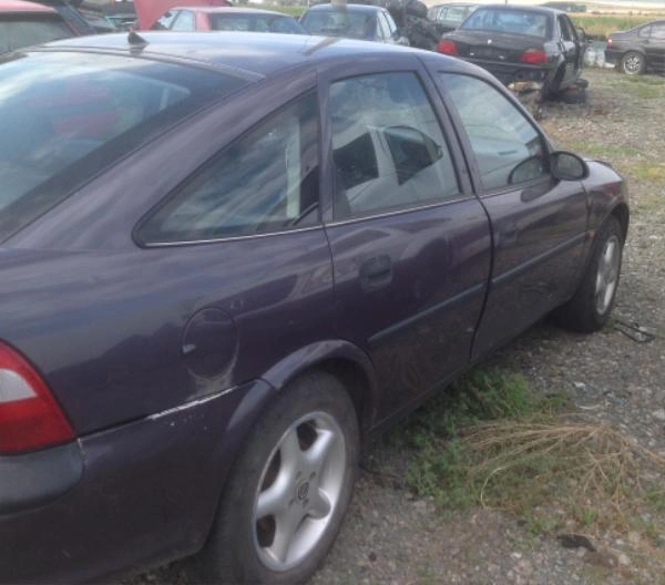 Opel Vectra 2.0Di 16V снимка 2