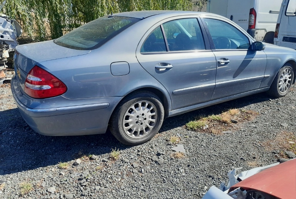 Mercedes-Benz E 240 снимка 6
