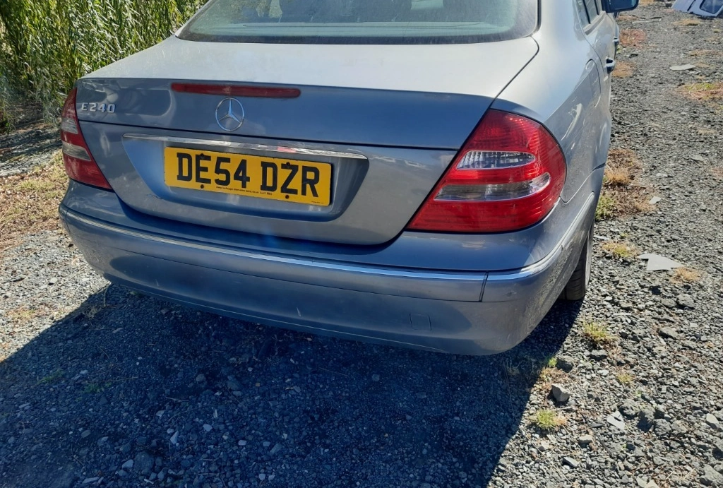 Mercedes-Benz E 240 снимка 7