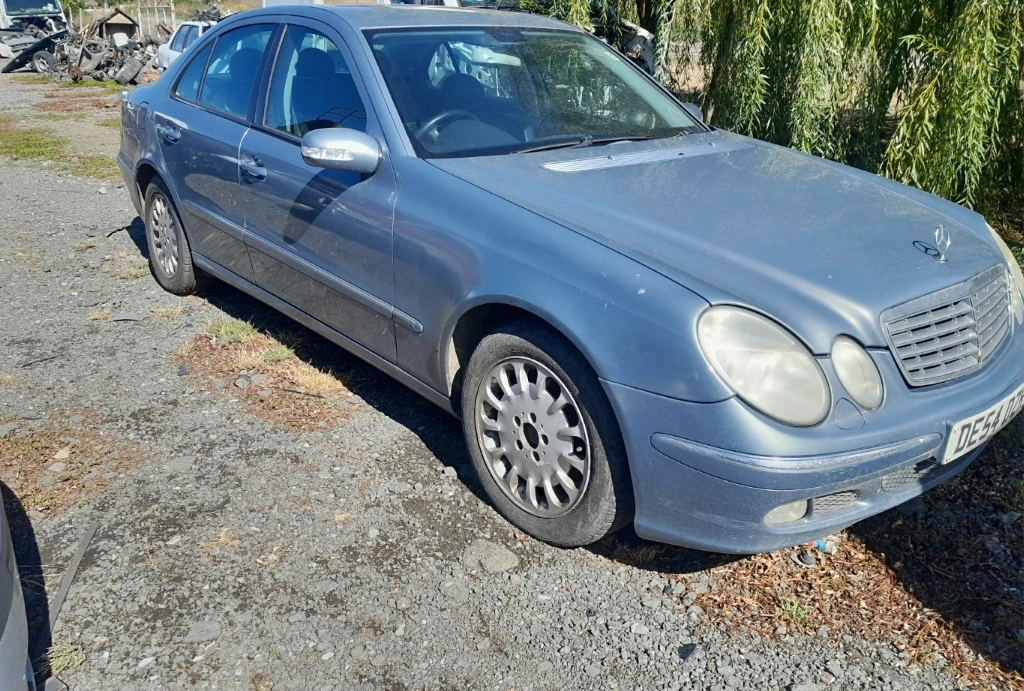 Mercedes-Benz E 240 снимка 3
