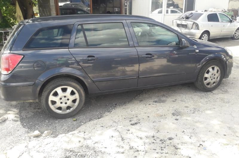 Opel Astra 1.9cdti снимка 2