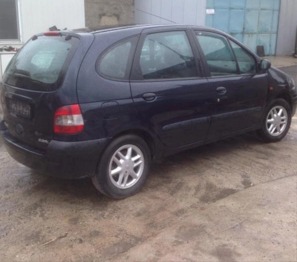 Renault Scenic 1.9DCI снимка 3