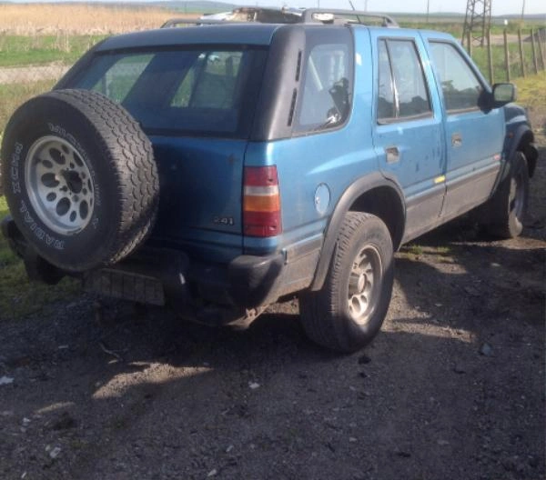 Opel Frontera 2.4I снимка 3