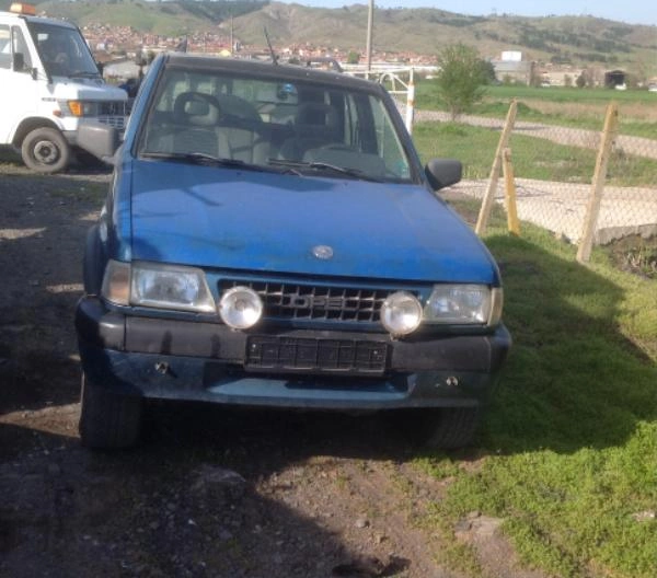 Opel Frontera 2.4I