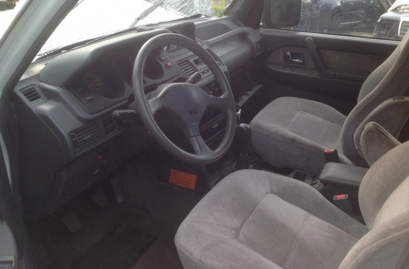 Mitsubishi Pajero D снимка 5