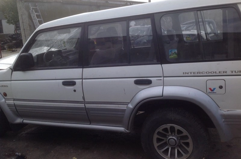 Mitsubishi Pajero D снимка 4