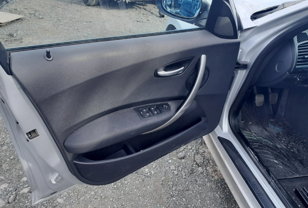 BMW 120 2.0TDI снимка 4