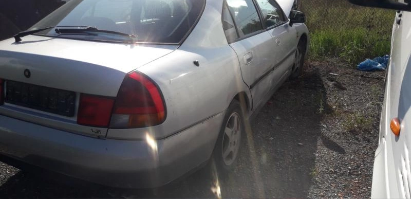 Mitsubishi Carisma 1.8 16V снимка 6