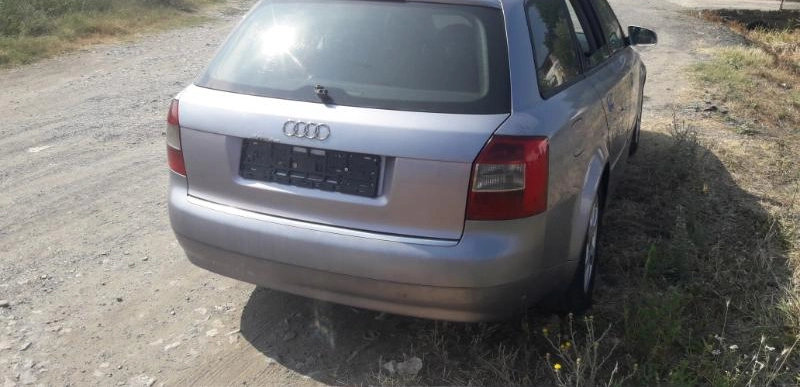 Audi A4 2.5TDI снимка 5