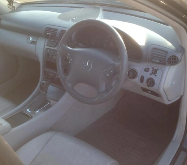 Mercedes-Benz C 240 2.4I снимка 8