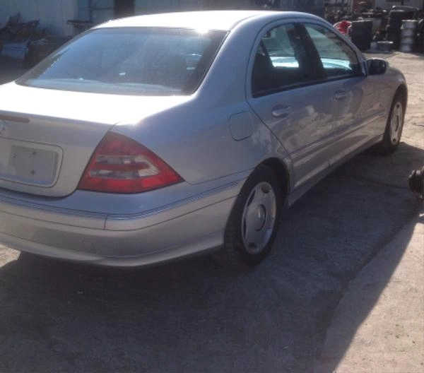 Mercedes-Benz C 220 2.2CDI снимка 5