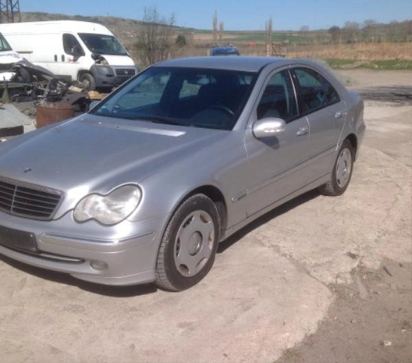 Mercedes-Benz C 220 2.2CDI снимка 2