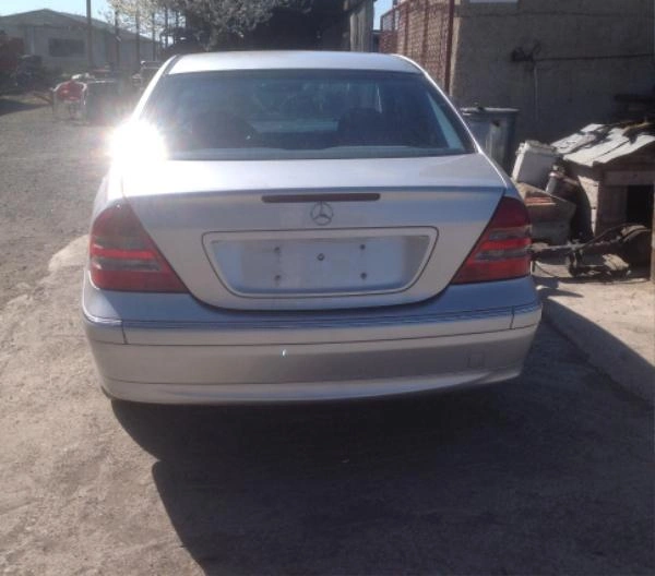 Mercedes-Benz C 220 2.2CDI снимка 4