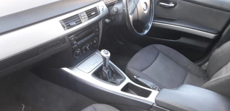 BMW 320 2.0TDI снимка 3