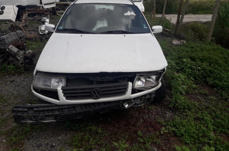 VW Passat 1.6i снимка 2