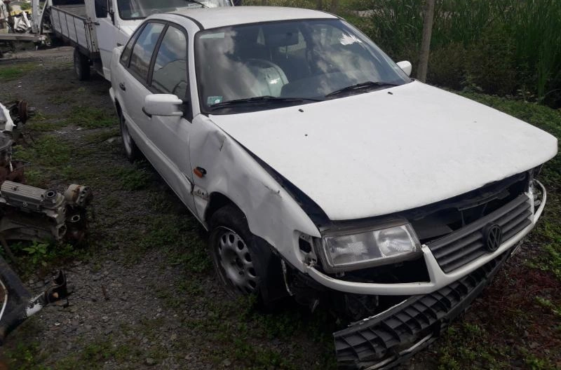 VW Passat 1.6i