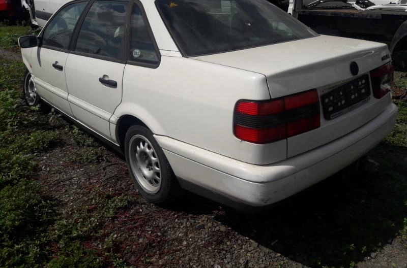 VW Passat 1.6i снимка 4