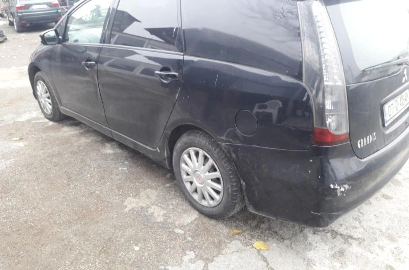 Mitsubishi Grandis 2.0TDI снимка 2