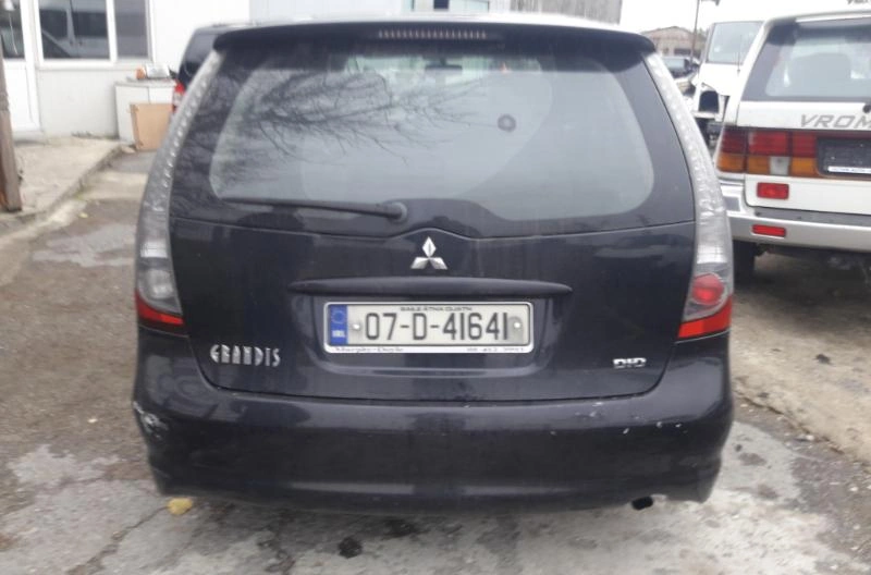 Mitsubishi Grandis 2.0TDI снимка 5