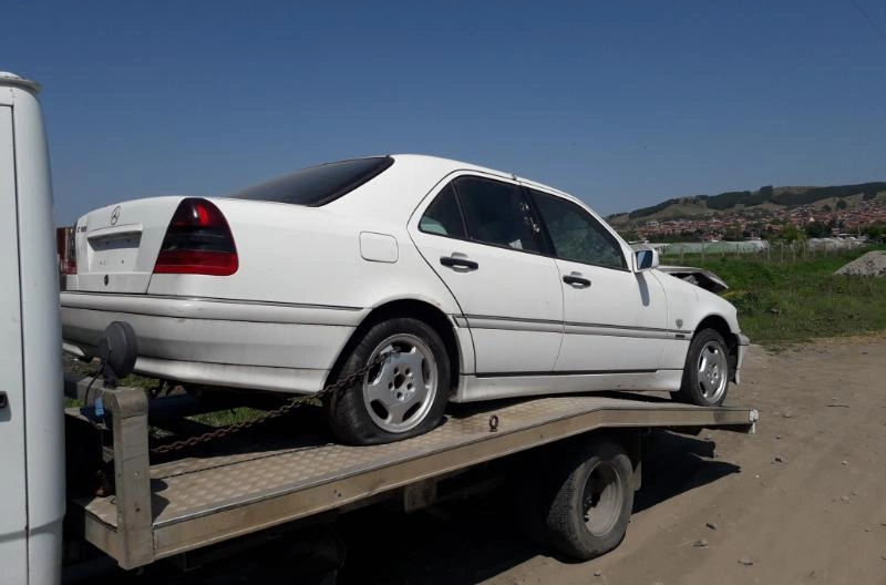 Mercedes-Benz C 180 1.8i снимка 4