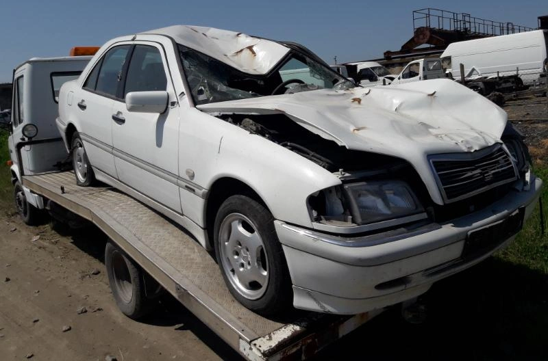 Mercedes-Benz C 180 1.8i снимка 3