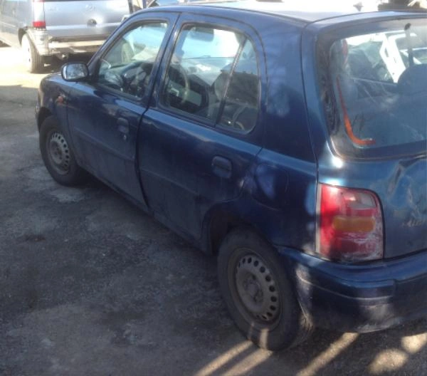 Nissan Micra 1.0i снимка 3