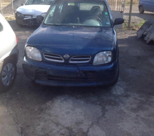Nissan Micra 1.0i снимка 4