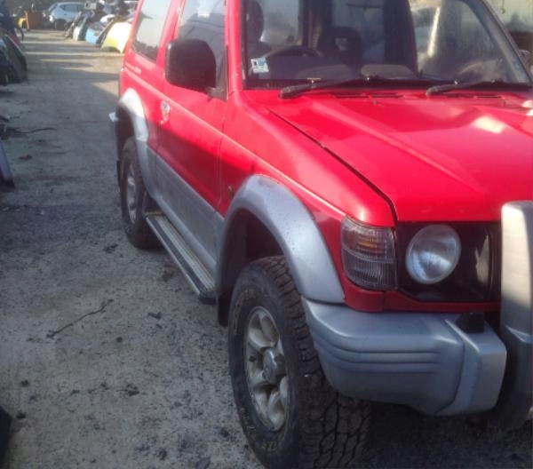 Mitsubishi Pajero 2.8TD снимка 2