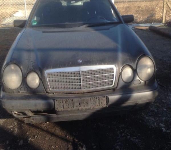 Mercedes-Benz E 200 2.0I