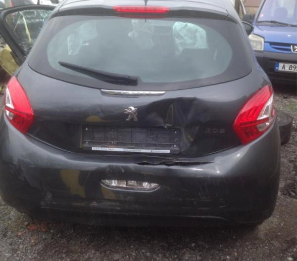 Peugeot 208 1.2I снимка 6