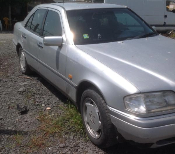 Mercedes-Benz C 250 2.5D снимка 2