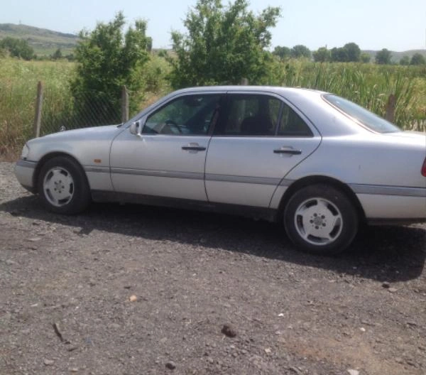 Mercedes-Benz C 250 2.5D снимка 3