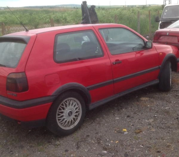 VW Golf 2.0I снимка 5