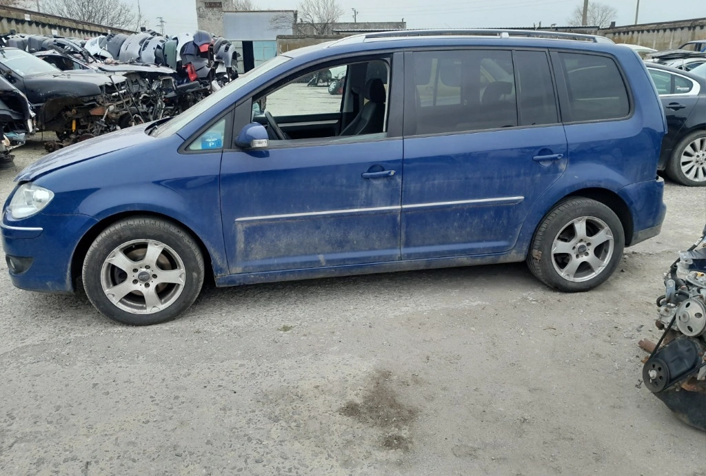 VW Touran 2.0TDI снимка 4