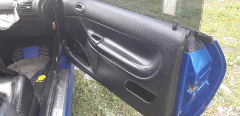 Peugeot 206 CC 2.0i снимка 2