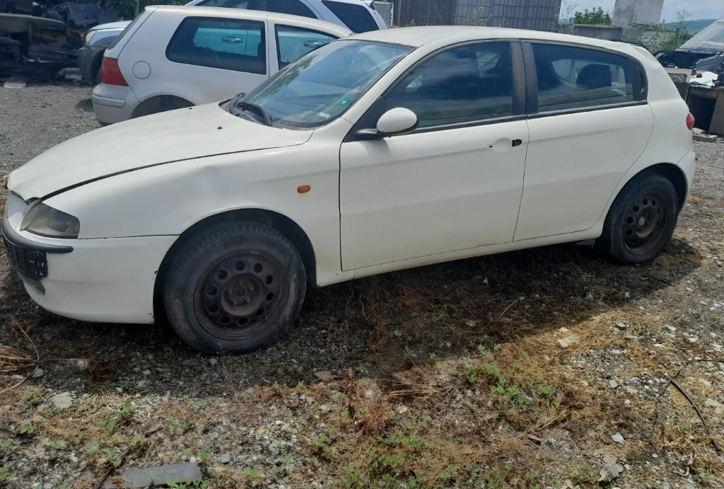 Alfa Romeo 147 1.6 16V снимка 3