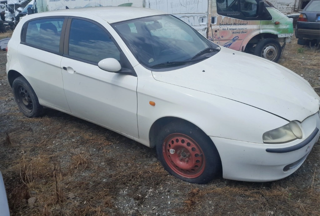 Alfa Romeo 147 1.6 16V снимка 2